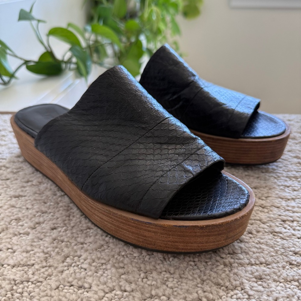 Vince SASKIA Black Leather Snake Embossed‎ Platform Slide Sandals WOMEN 8